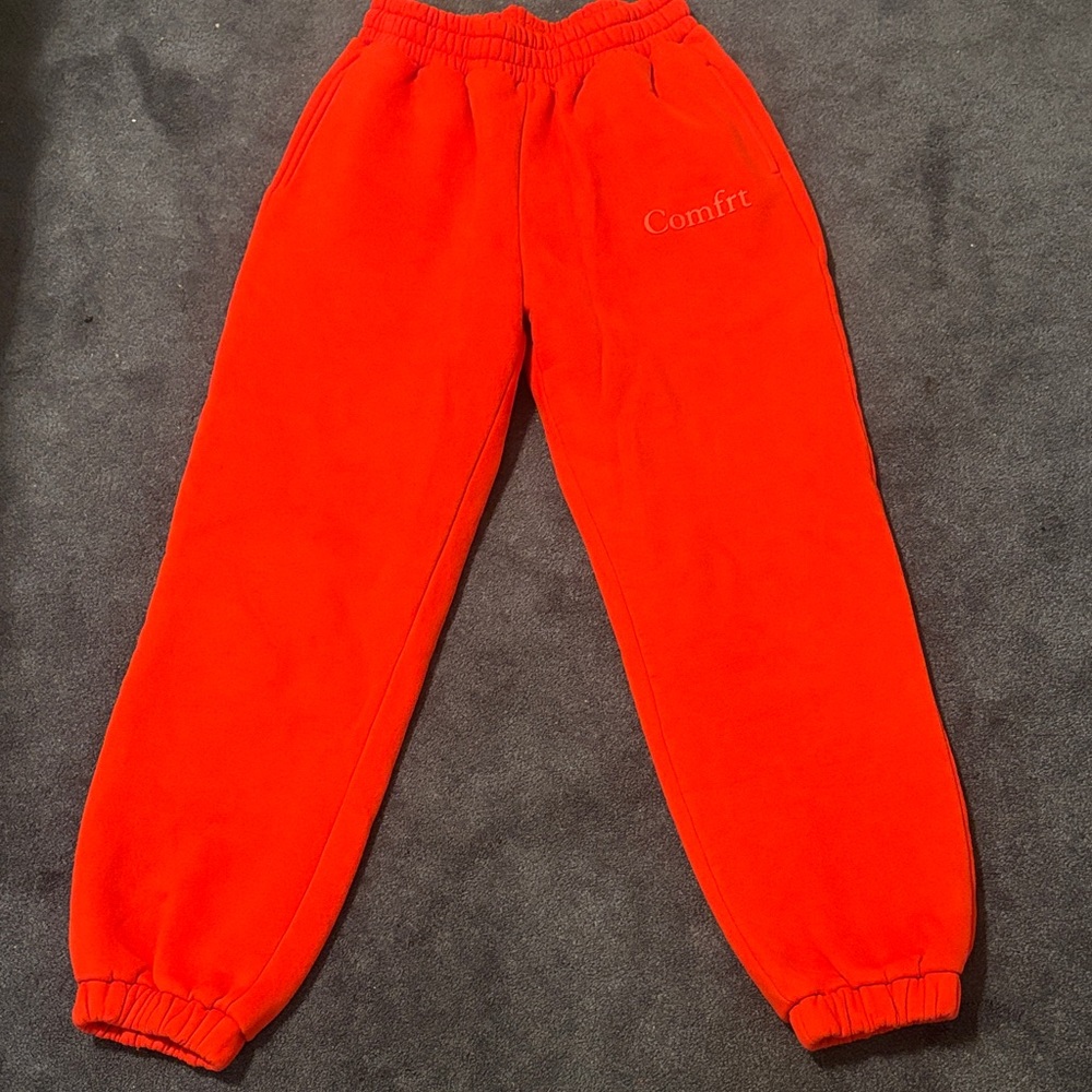 Comfort Red Women's Hooded Jacket & Jogger Set - Picture 5 of 9